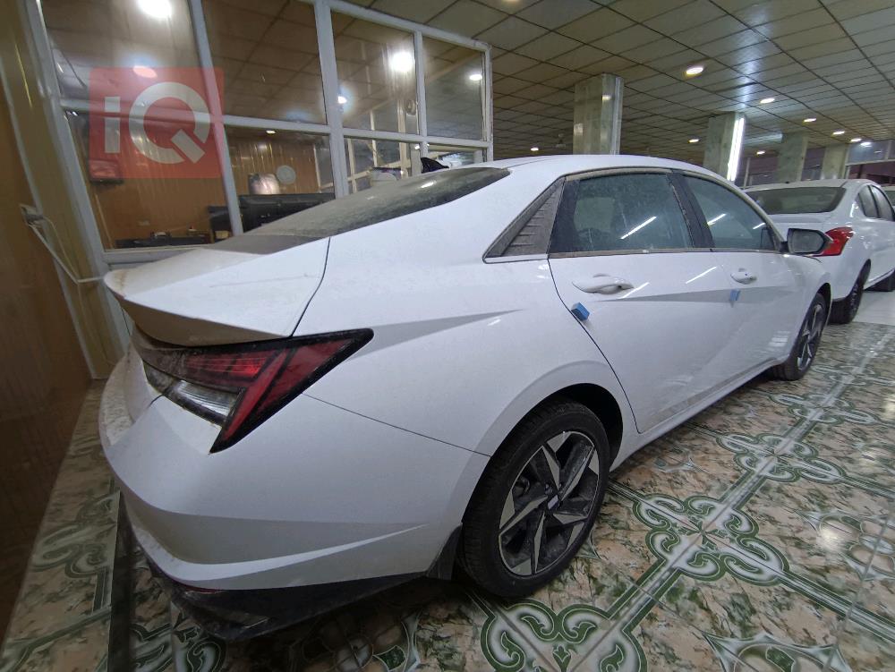 هیوندای ئەلەنترا